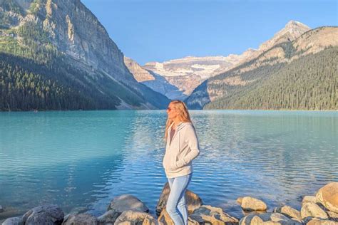 How to Get Parking at Lake Louise – 2024 Guidelines & Parking Info